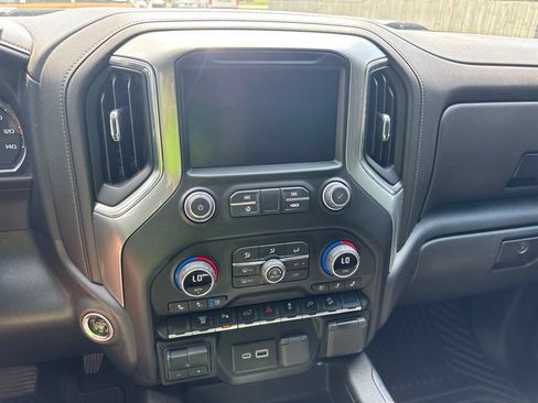 Used 2022 Chevrolet Silverado 2500 LTZ w/ LTZ Plus Package AWD/4WD image 17