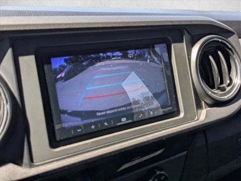 Used 2017 Toyota Tacoma TRD Off-Road w/ Tow Package image 13