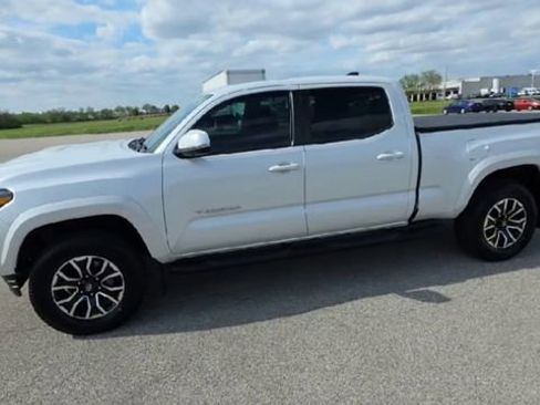 Used 2023 Toyota Tacoma TRD Sport w/ TRD Premium Sport Package image 6