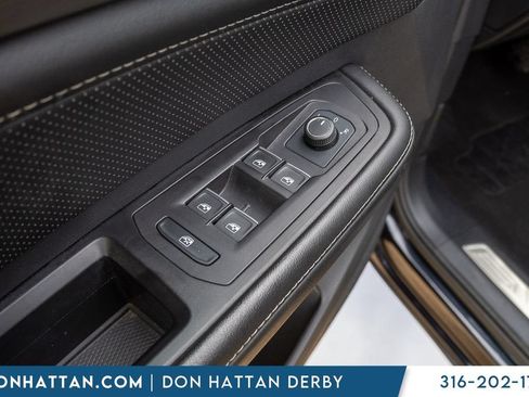 Used 2024 Volkswagen Atlas Cross Sport SE AWD/4WD image 17