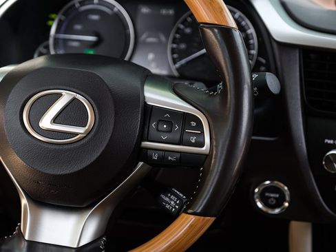 Used 2018 Lexus RX 450hL Premium w/ Premium Package AWD/4WD image 28