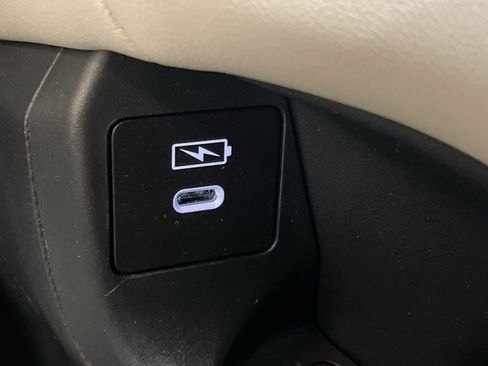 Certified 2024 Honda HR-V LX image 31