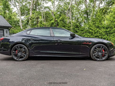 Used 2022 Maserati Quattroporte Trofeo RWD image 9