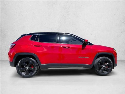 Used 2018 Jeep Compass Latitude w/ Popular Equipment Group image 5