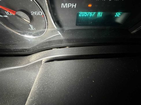 Used 2019 Chevrolet Express 2500 w/ Driver Convenience Package RWD image 11