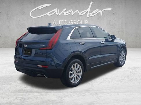 Used 2021 Cadillac XT4 Luxury w/ Cold Weather Package FWD image 16