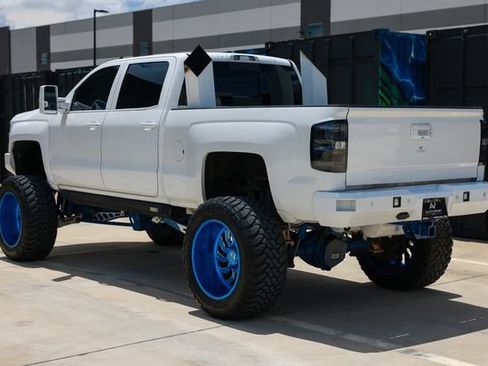 Used 2015 Chevrolet Silverado 2500 LTZ w/ Duramax Plus Package AWD/4WD image 4