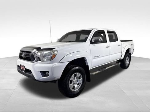 Used 2015 Toyota Tacoma 4x4 Double Cab w/ TRD Off-Road Package image 3