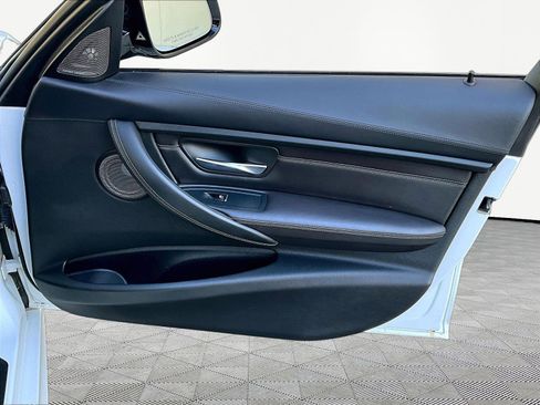 Used 2017 BMW M3 RWD image 28