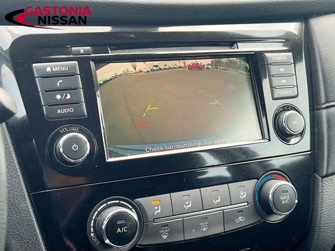 Used 2020 Nissan Rogue S image 17