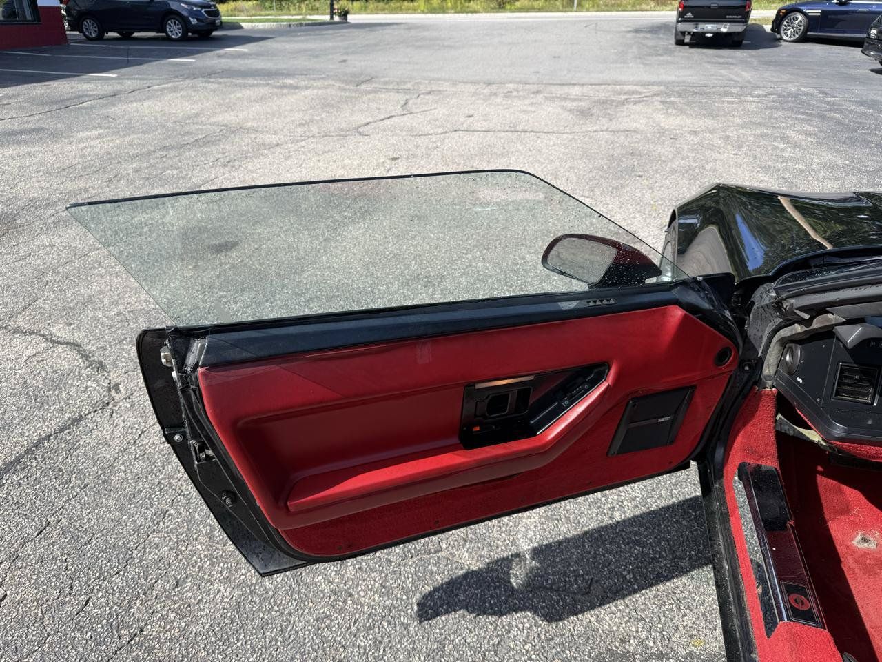 Used 1988 Chevrolet Corvette Coupe RWD image 23