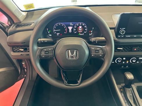 Used 2023 Honda Accord EX image 18