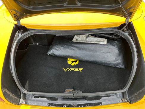 Used 2002 Dodge Viper RT/10 RWD image 10