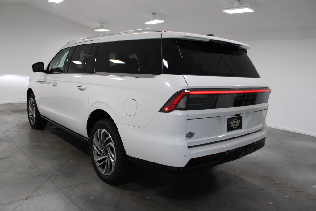 New 2027 Lincoln Navigator L Reserve AWD/4WD image 6