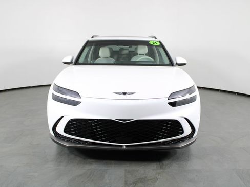 Used 2025 Genesis GV60 RWD image 12