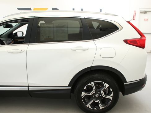 Used 2018 Honda CR-V Touring image 5