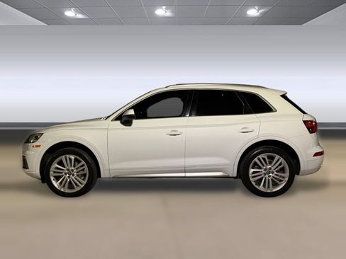Used 2019 Audi Q5 2.0T Premium Plus w/ Premium Plus Package AWD/4WD image 2