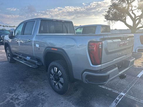 New 2026 GMC Sierra 2500 Denali w/ Denali Reserve Package AWD/4WD image 5