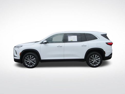 Used 2025 Buick Enclave Preferred FWD image 3
