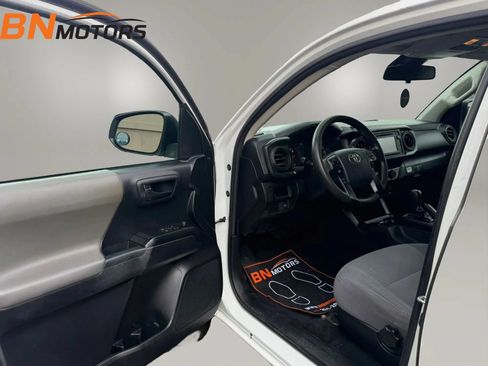 Used 2019 Toyota Tacoma SR RWD image 9