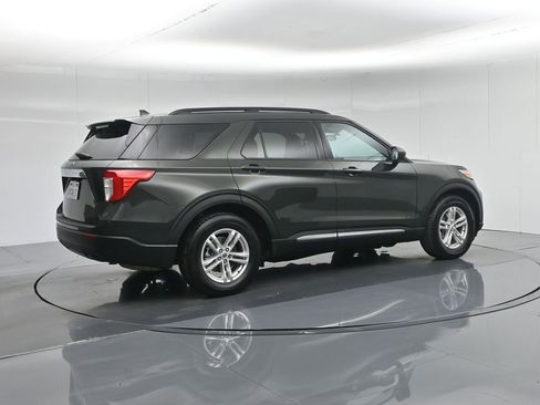 Certified 2022 Ford Explorer XLT image 33