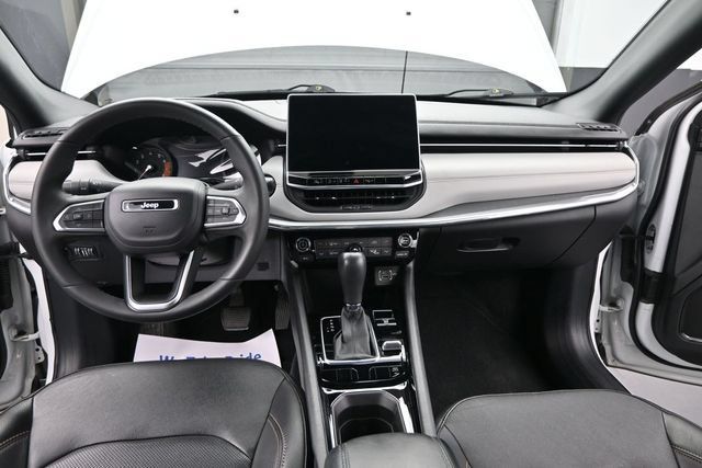 Used 2023 Jeep Compass Limited w/ Elite Group AWD/4WD image 31