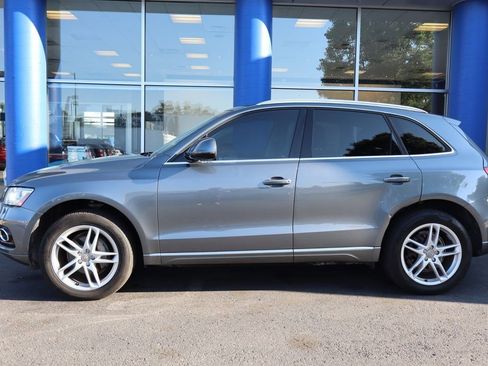 Used 2017 Audi Q5 2.0T Premium Plus w/ Technology Package image 2