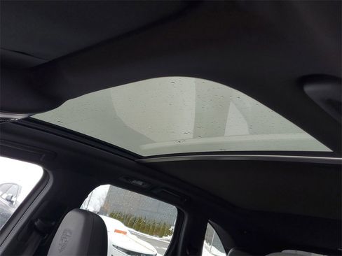 Used 2016 Porsche Cayenne image 9