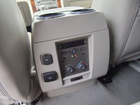 Used 2014 Lincoln Navigator Base 4x2 4dr SUV image 19