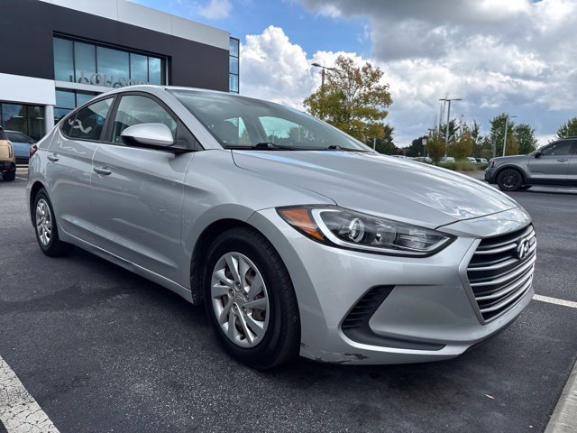 Used 2018 Hyundai Elantra SE w/ SE Connectivity Package 04 FWD image 6
