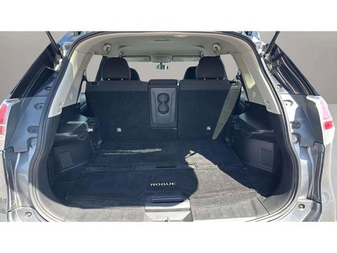 Used 2016 Nissan Rogue SV image 9