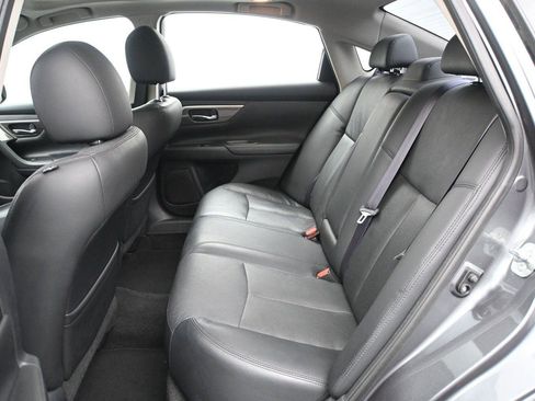 Used 2015 Nissan Altima 2.5 SL w/ Technology Package FWD image 11