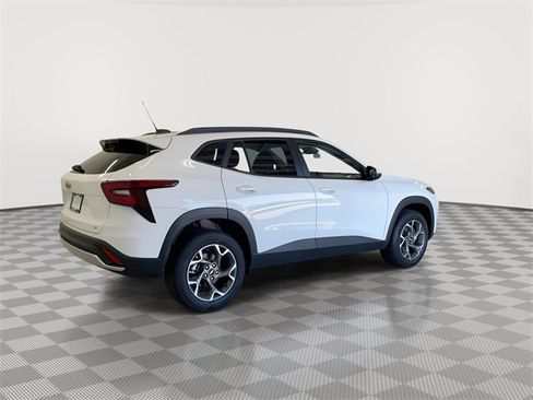 New 2025 Chevrolet Trax LT w/ Driver Confidence Package image 12