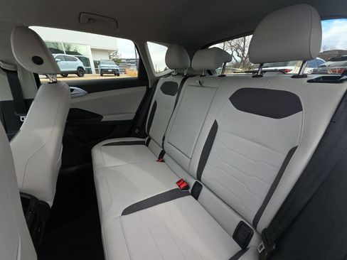 Certified 2025 Volkswagen Taos SE image 24