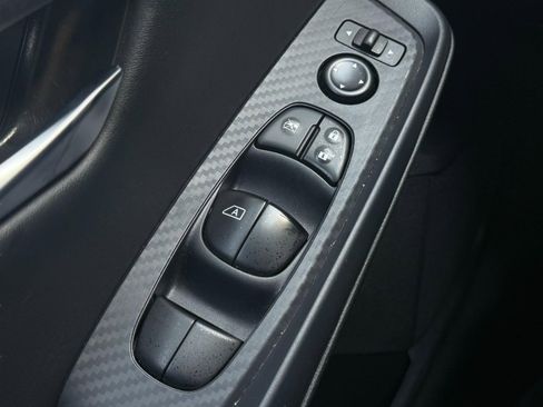 Used 2025 Nissan Sentra SV FWD image 21