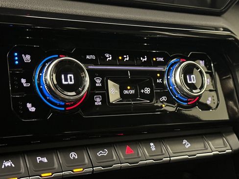 Used 2023 GMC Sierra 1500 AT4 w/ AT4 Premium Package image 18