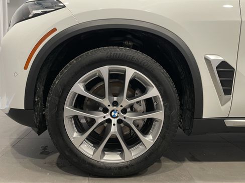 Used 2024 BMW X5 xDrive40i AWD/4WD image 7