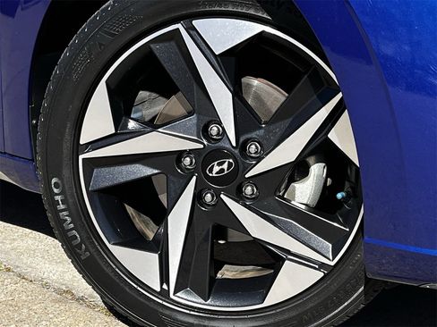 Used 2023 Hyundai Elantra SEL w/ Convenience Package image 28