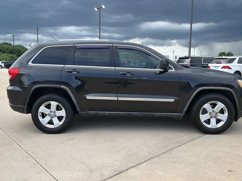 Used 2011 Jeep Grand Cherokee Laredo AWD/4WD image 24