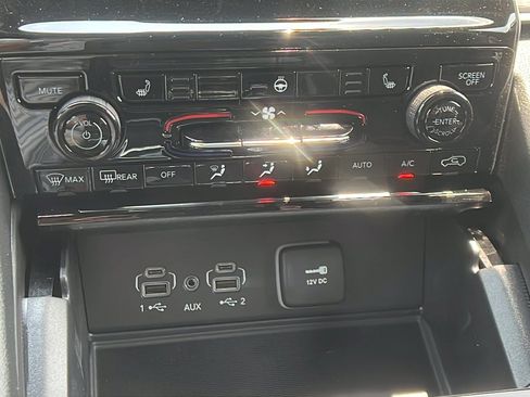 New 2025 Jeep Grand Cherokee 4WD image 30