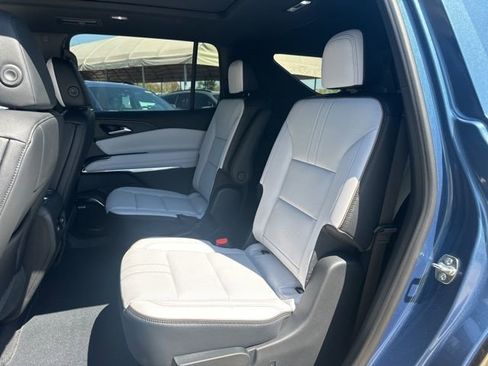 New 2026 Chevrolet Traverse High Country image 11