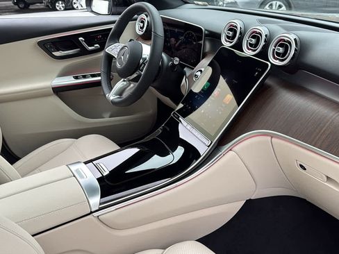 New 2025 Mercedes-Benz GLC 300 4MATIC image 35