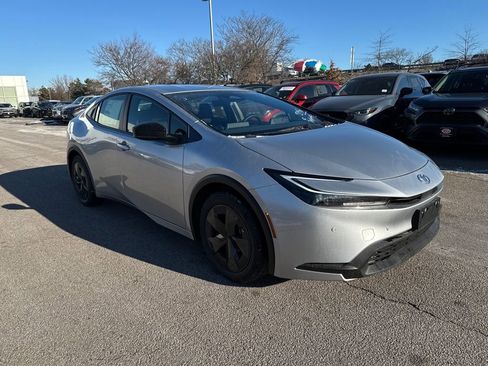 New 2026 Toyota Prius LE image 9