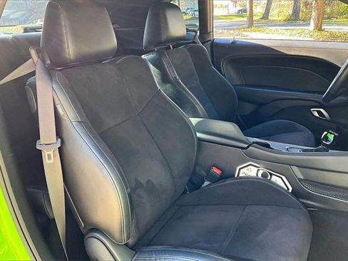 Used 2023 Dodge Challenger R/T w/ Plus Package image 23