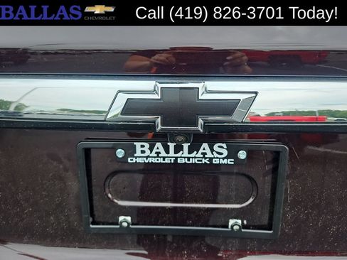 Used 2023 Chevrolet Traverse LT FWD image 32