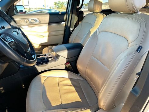 Certified 2017 Ford Explorer Limited w/ Equipment Group 301A image 8