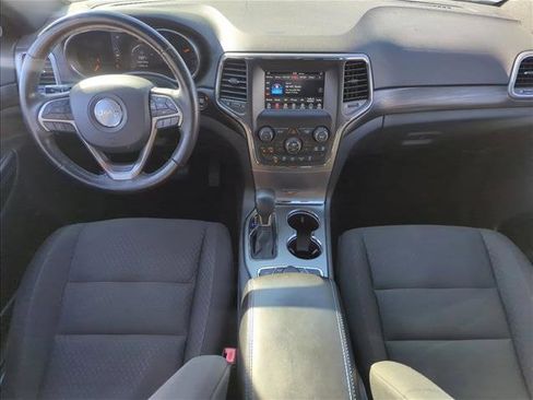 Used 2019 Jeep Grand Cherokee Laredo image 18