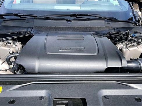 New 2026 Land Rover Discovery Dynamic SE image 13