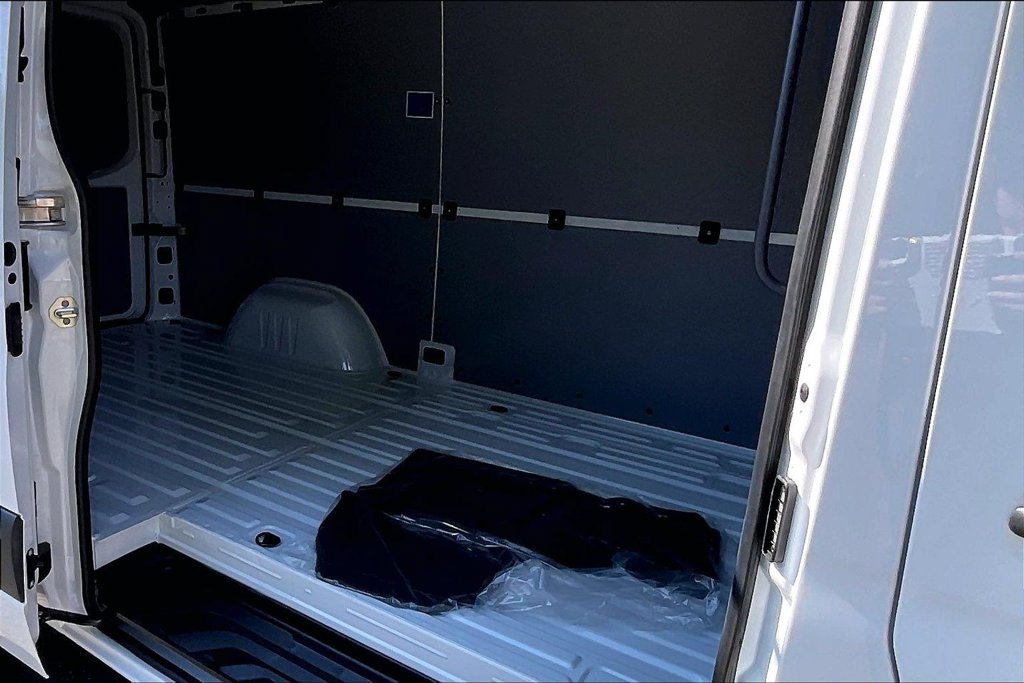 New 2026 Mercedes-Benz Sprinter 2500 image 9