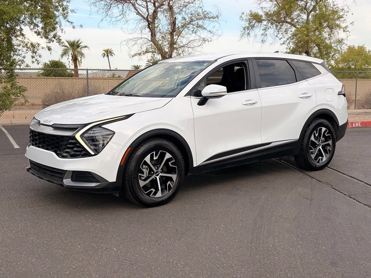 Used 2024 Kia Sportage EX FWD image 1
